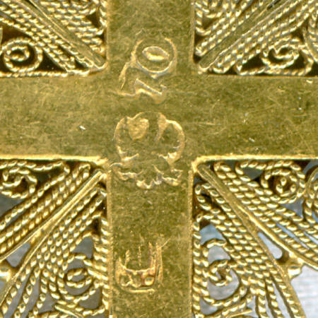 18th Century French cross in filigree gold with good readable hallmarks (image 2 of 5)